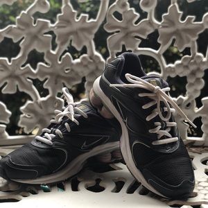 Nike black/pink women’s walking sport shoes sz 7.5